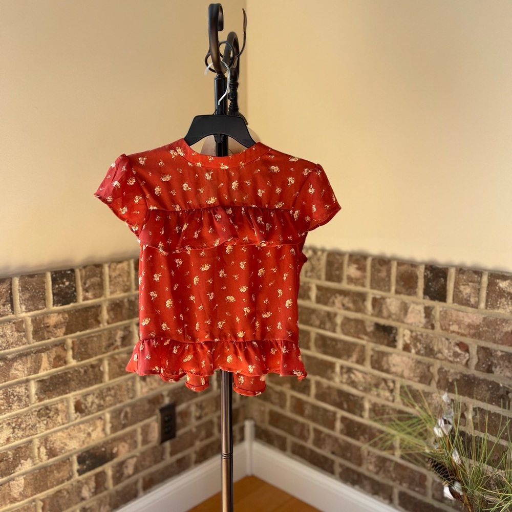 4 spring tanks/tops size small
